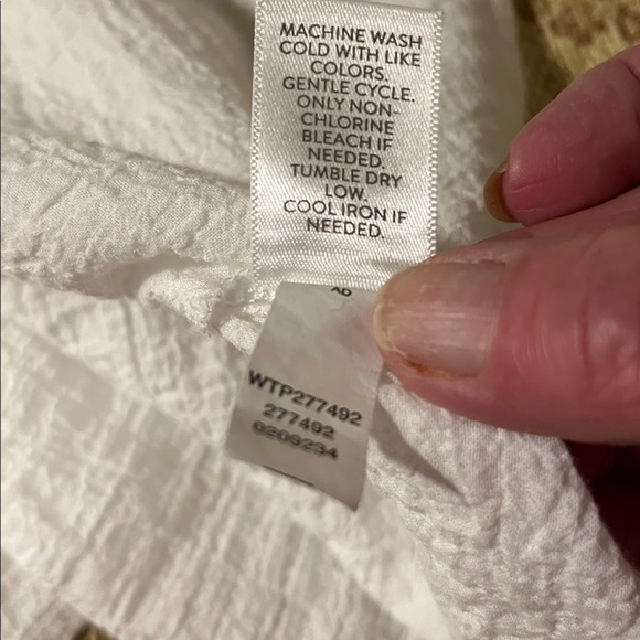 J Jill cotton top size m petite with embroidery - Picture 6 of 8